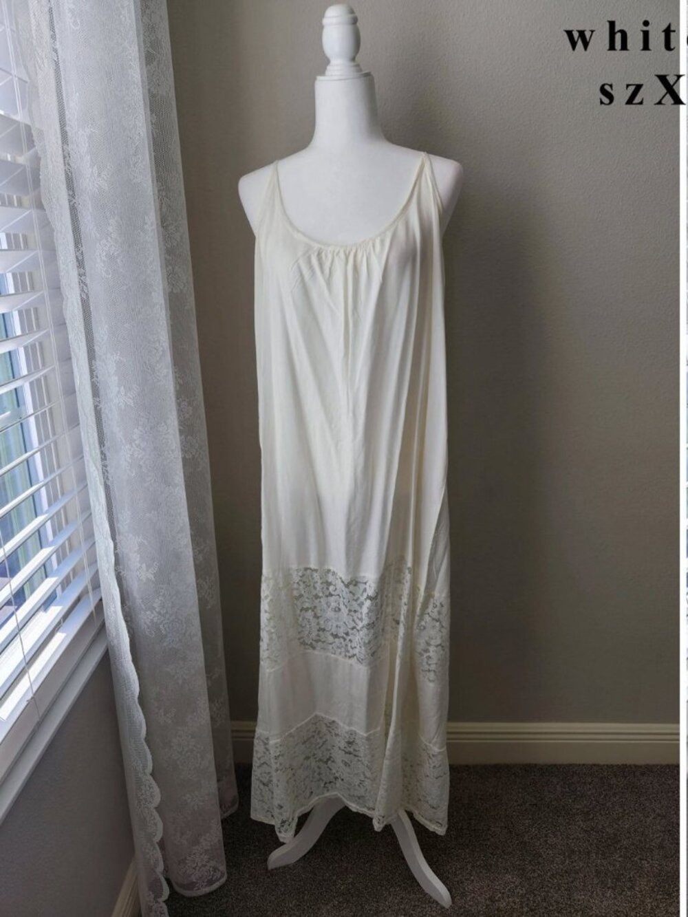women's sheer/lace dress (maternity?)